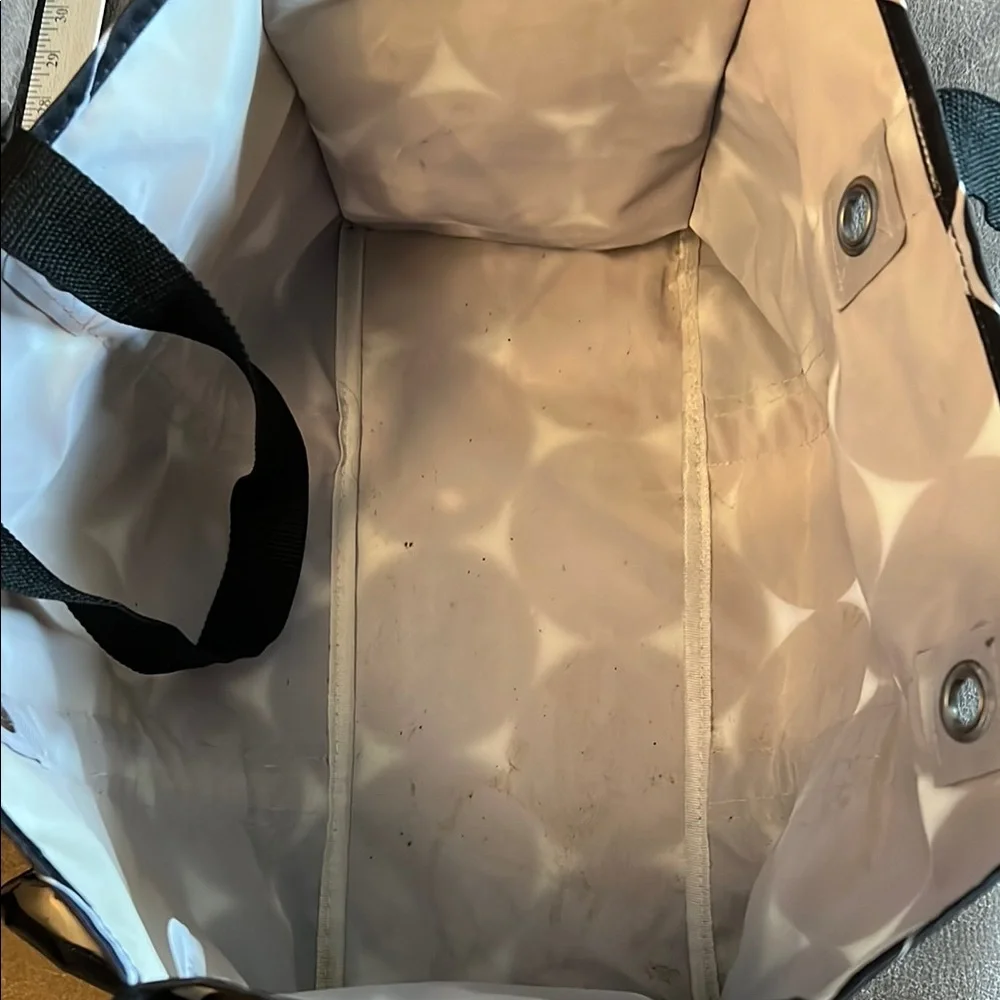 Thirty-One Black and White Circle Tote